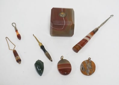 GROUP OF ASSORTED AGATE