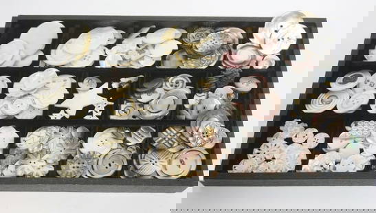 NICE LARGE ASSORTMENT OF MOP BUTTONS: NICE LARGE ASSORTMENT OF MOTHER OF PEARL BUTTONS INCLUDING BLACK MOTHER OF PEAR, ABALONE, ETC