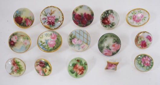GROUP OF ASSORTED FLORAL PORECELAIN BUTTONS