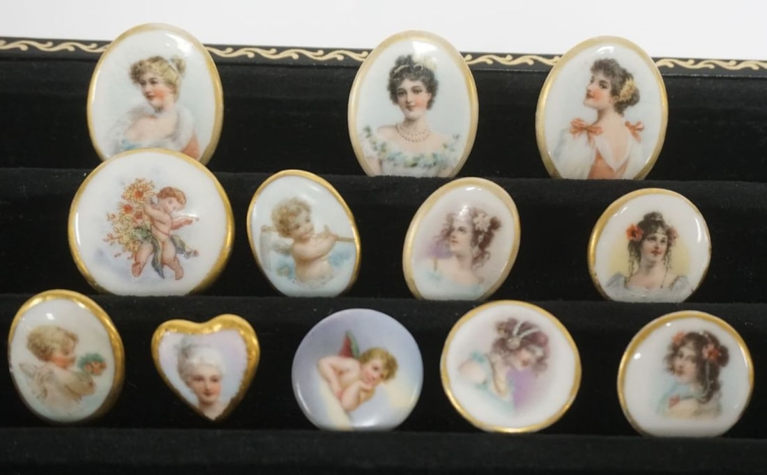 NICE ASSORTMENT OF PORCELAIN PORTRAIT BUTTONS (1 of 4)