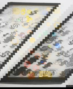 GROUP OF ASSORTED ANTIQUE BUTTONS: GROUP OF ASSORTED ANTIQUE BUTTONS