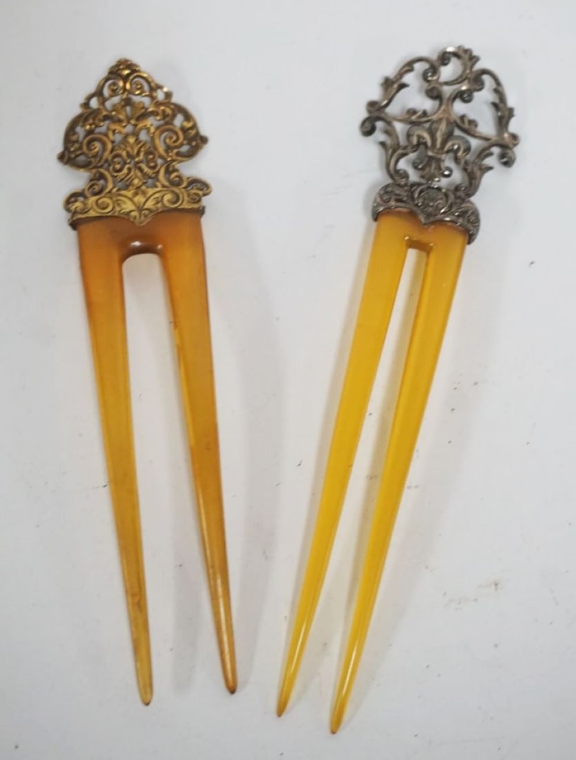 ORNATE VICTORIAN HAIR COMBS (1 of 5)