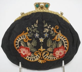 EMBROIDERED LADY'S EVENING BAG