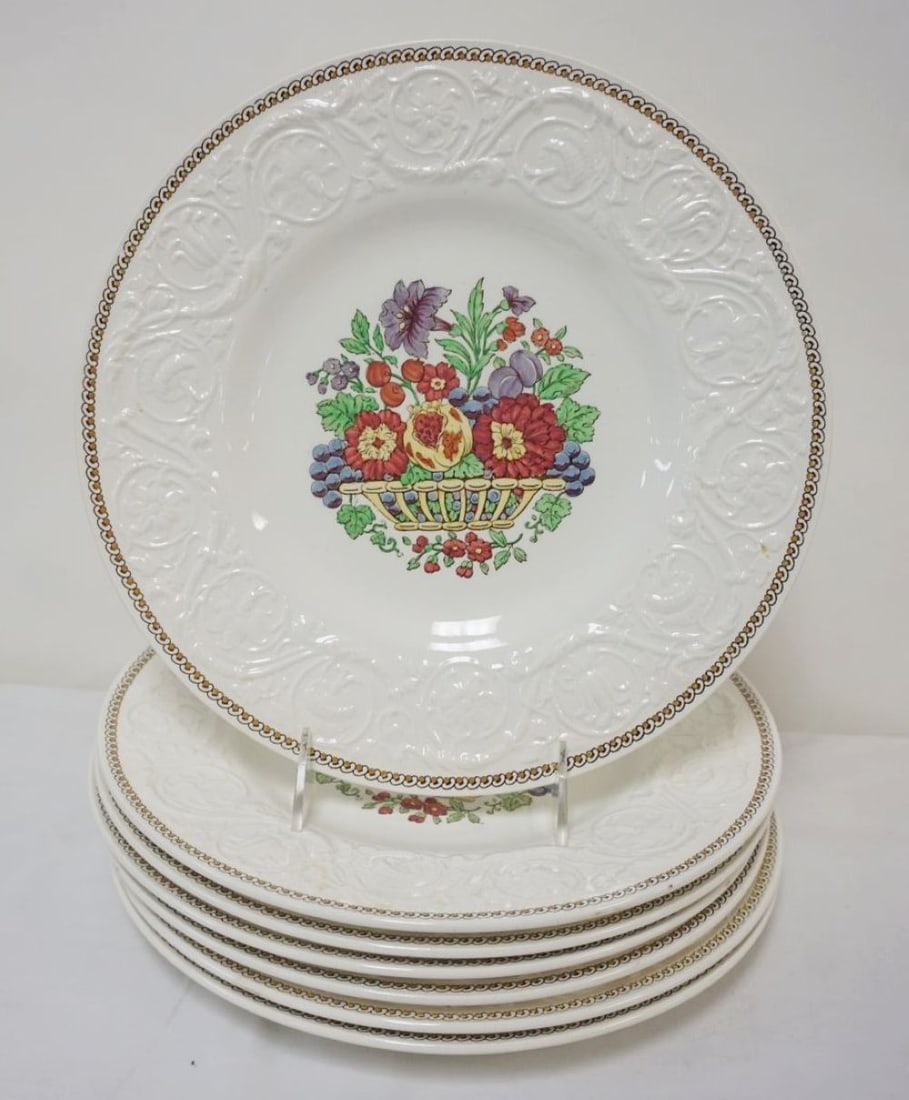 WEDGWOOD PATRICIAN 7-10 3/4 IN DINNER PLATES: WEDGWOOD PATRICIAN 7-10 3/4 IN DINNER PLATES