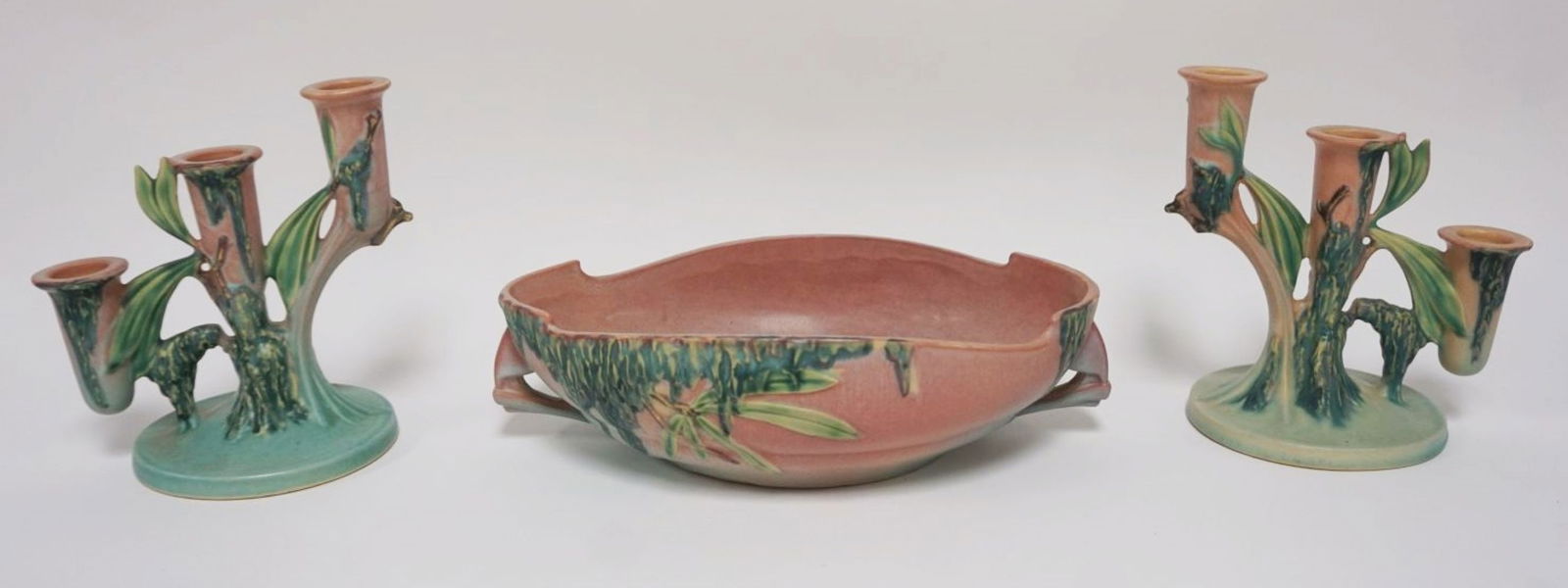 ROSEVILLE POTTERY MOSS PATTERN CONSOLE SET (1 of 5)