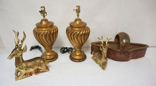 GROUP OF DECORATIVE ITEMS