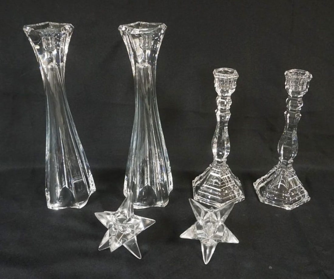 GROUP OF ASSORTED CRYSTAL CANDLESTICKS: GROUP OF ASSORTED CRYSTAL CANDLESTICKS, CANDLESTICK/VASES & STAR CANDLESTICKS, LARGEST APPROXIMATELY 12 IN HIGH