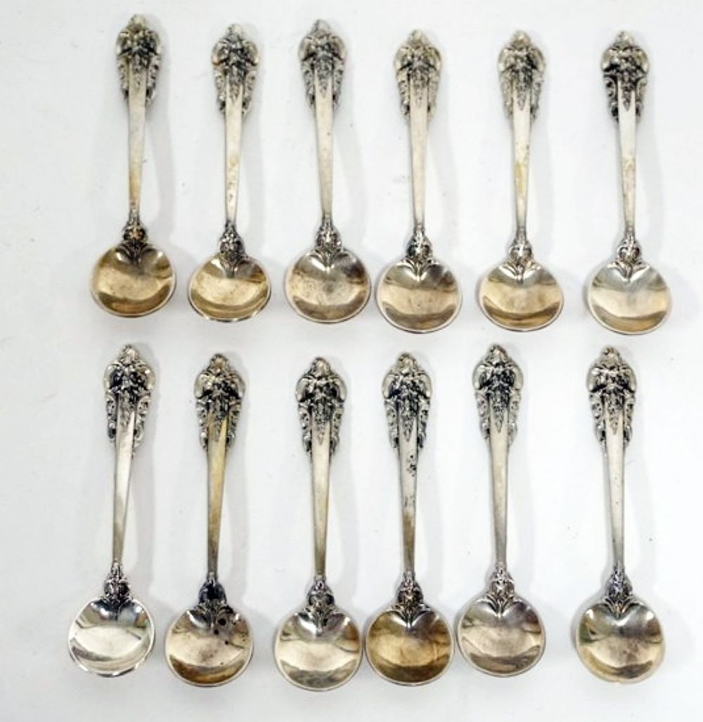 STERLING SILVER WALLACE SPOONS: STERLING SILVER WALLACE GRAND BAROQUE SPOONS, 1.94 OZT