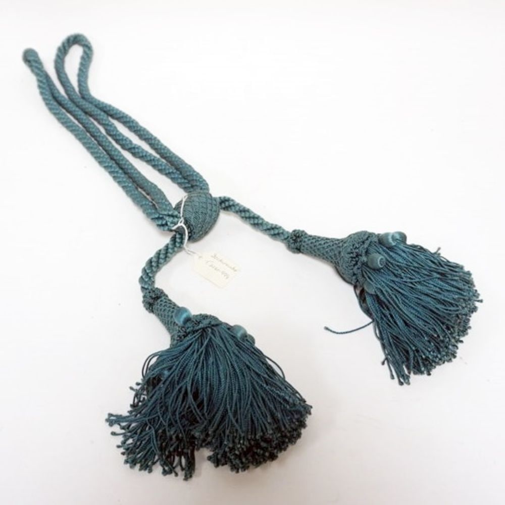 SCALAMANDRE SILK  TIE BACK (1 of 3)