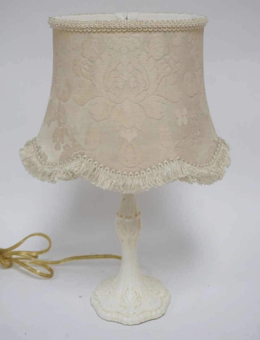 BOUDIOR LAMP: BOUDIOR LAMP, APPROXIMATELY 16 IN H