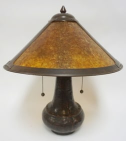 CONTEMPORARY ARTS AND CRAFTS STYLE LAMP