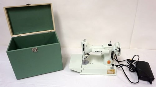WHITE SINGER FEATHER WEIGHT SEWING MACHINE
