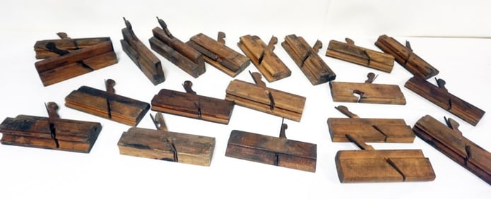 ANTIQUE WOOD WORKING PLANES
