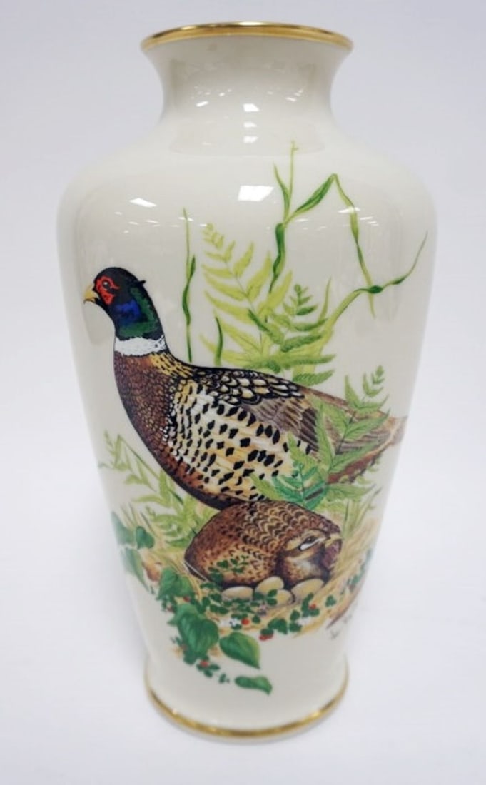 LENOX CHINA GAME BIRD VASE (1 of 3)