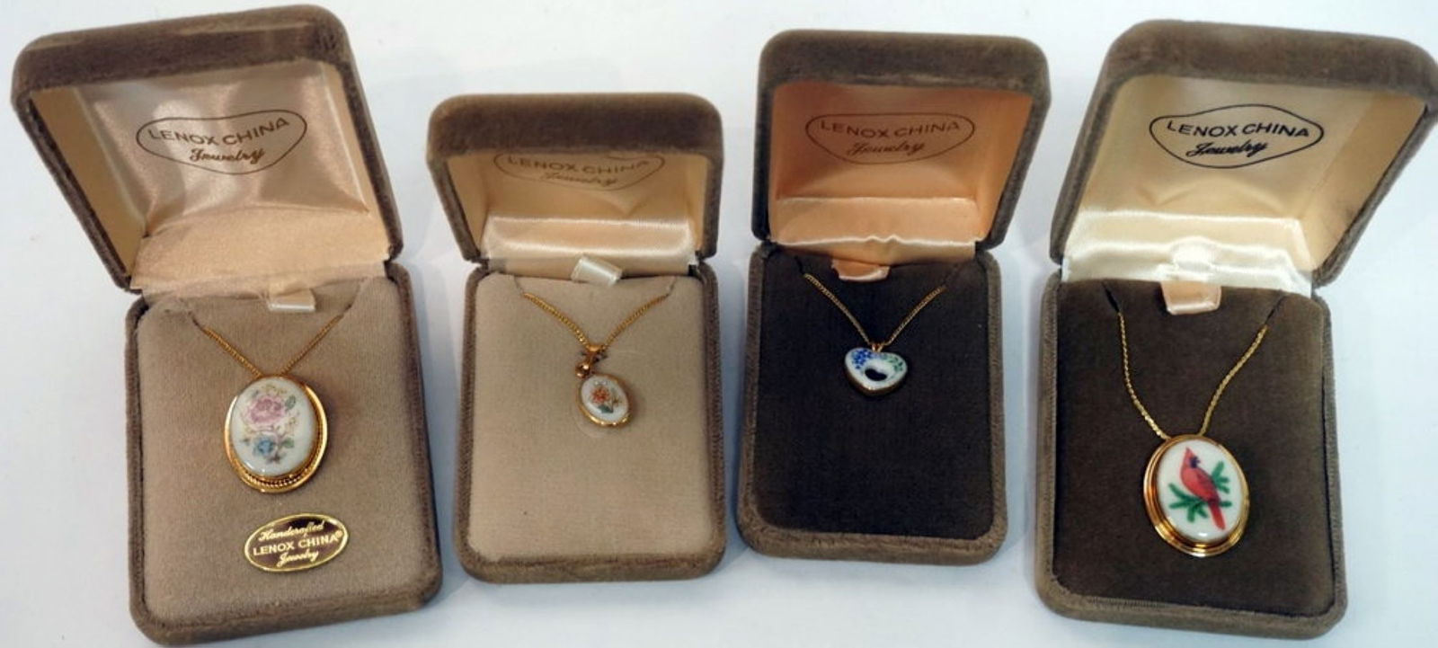 LENOX CHINA JEWELRY: LENOX CHINA JEWELRY INCLUDING 4 NECKLACES, 14K GOLD FILLED