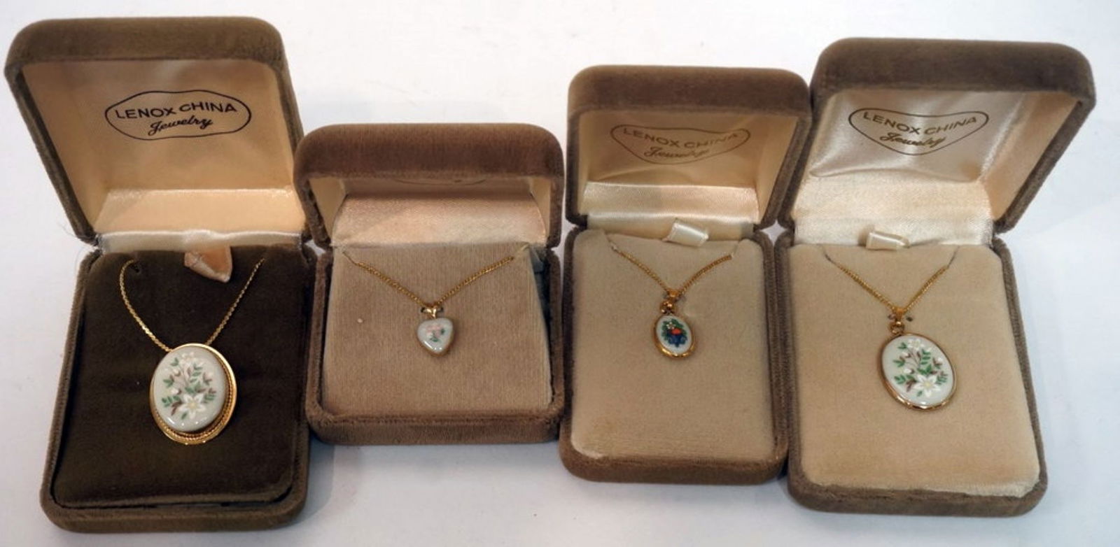 LENOX CHINA JEWELRY: LENOX CHINA JEWELRY INCLUDING 4 NECKLACES, 14K GOLD FILLED