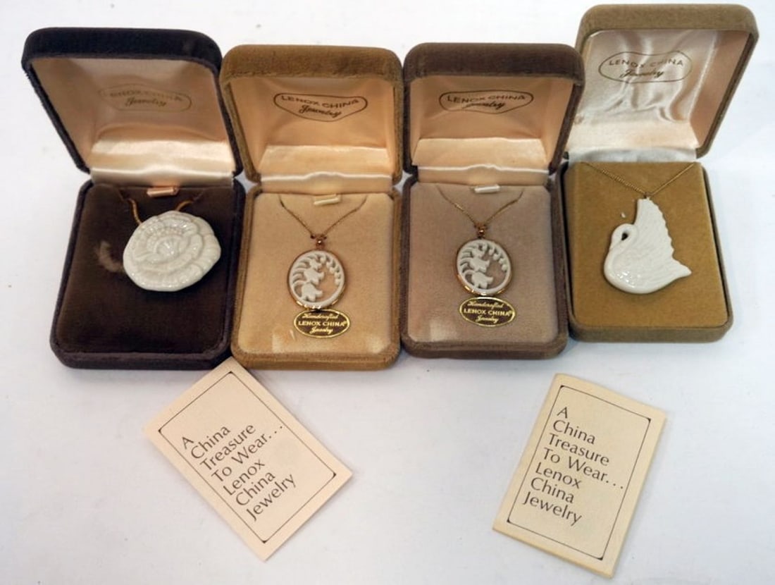 LENOX CHINA JEWELRY: LENOX CHINA JEWELRY INCLUDING 4 NECKLACES, 14K GOLD FILLED