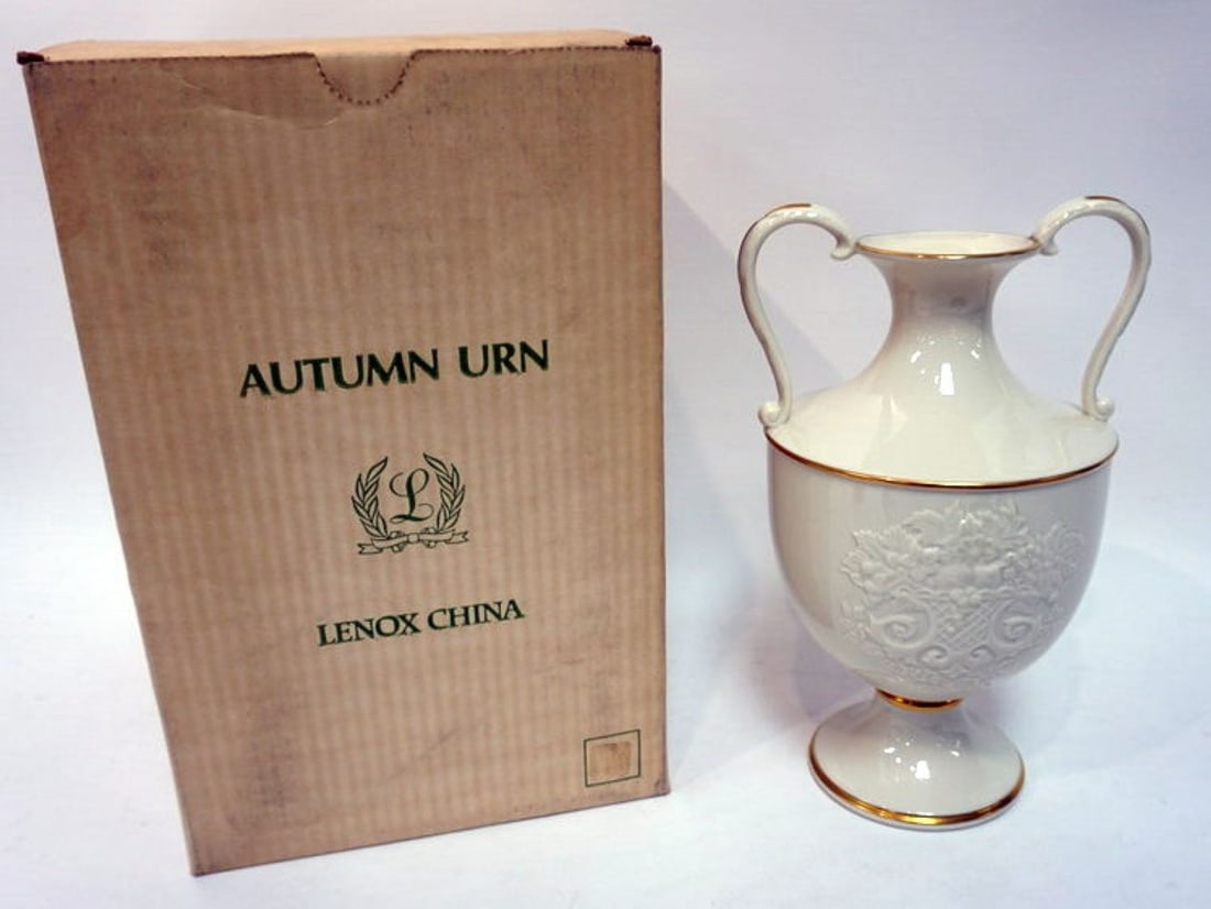 LENOX CHINA *AUTUMN URN*: LENOX CHINA *AUTUMN URN* 24K GOLD DECORATED, APPROXIMATELY 11 IN HIGH
