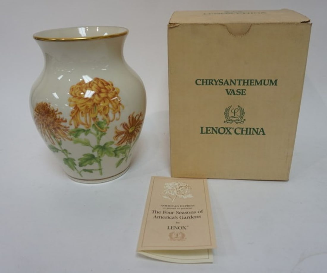 LENOX CHINA FOUR SEASONS AMERICAS GARDENS: LENOX CHINA FOUR SEASONS AMERICAS GARDENS *CHINESE CHRYSANTHEMUM* AUTUMN 1985, APPROXIMATELY 8 IN HIGH