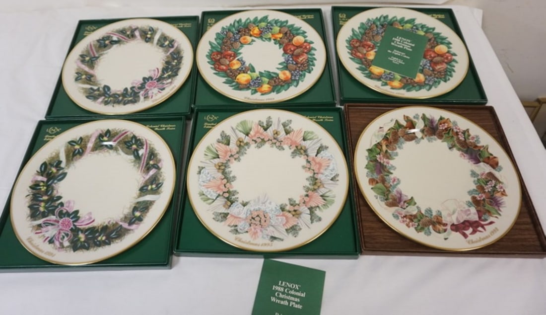 LENOX 6 COLONIAL CHRISTMAS PLATES (1 of 4)