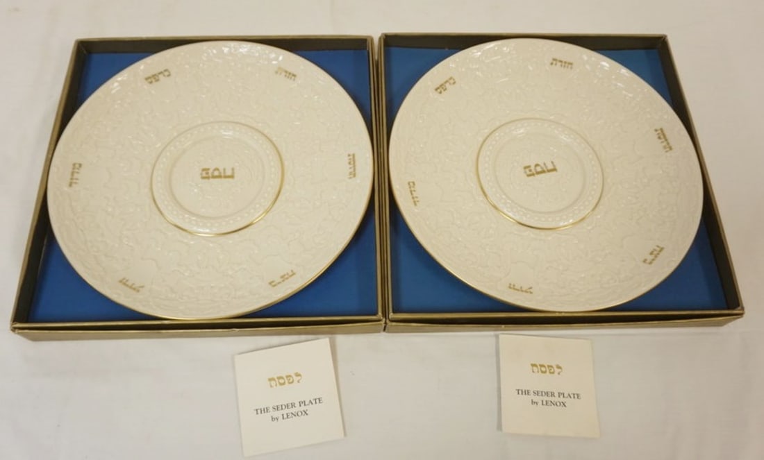 2 LENOX CHINA *THE SEDER PLATE*: 2 LENOX CHINA *THE SEDER PLATE*