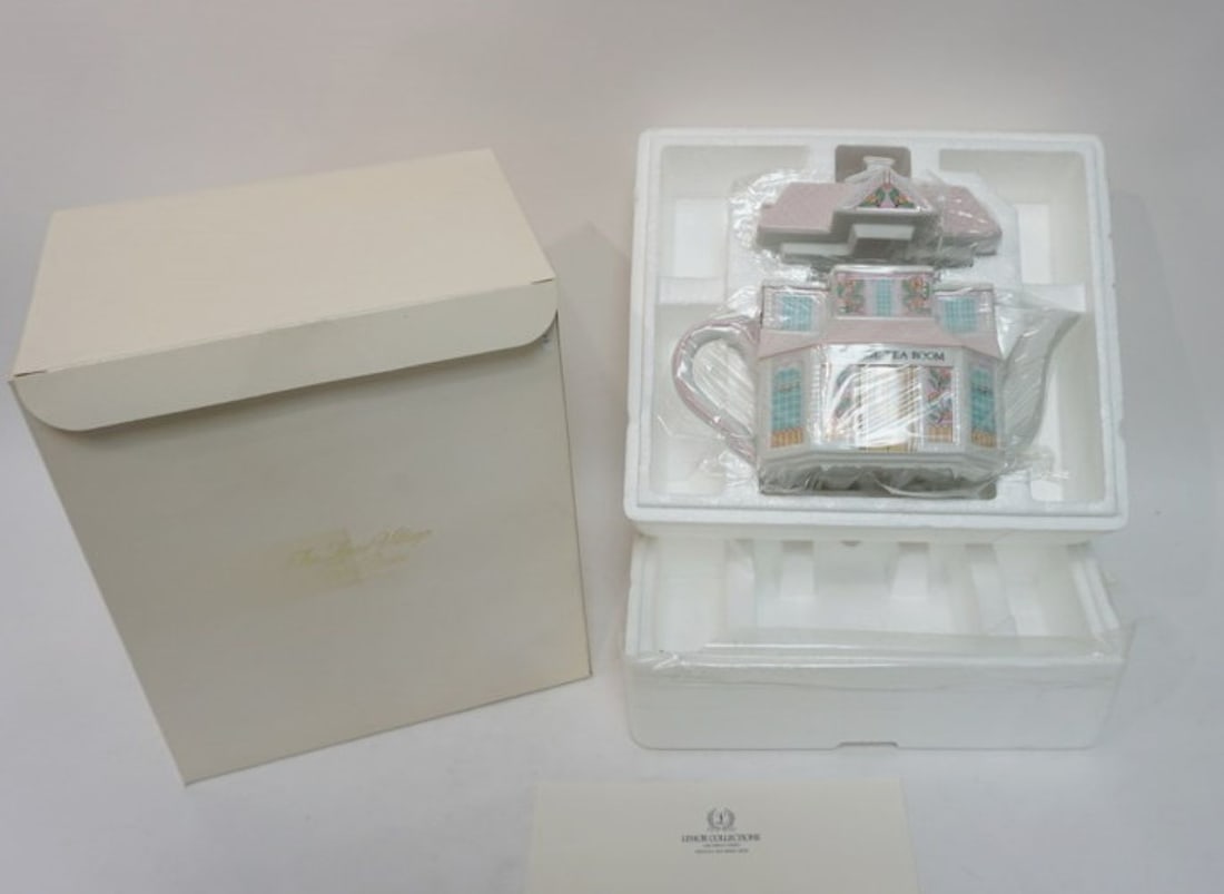 LENOX CHINA *VILLAGE TEA ROOM TEAPOT* (1 of 2)