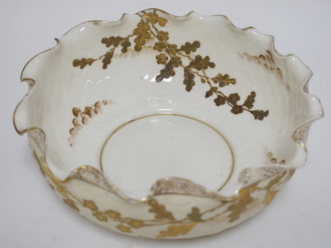 OTT & BREWER AMERICAN BELLEEK BOWL: OTT & BREWER AMERICAN BELLEEK LARGE SCALLOPED EDGE BOWL, APPROXIMATELY 9 IN X 3 1/2 IN