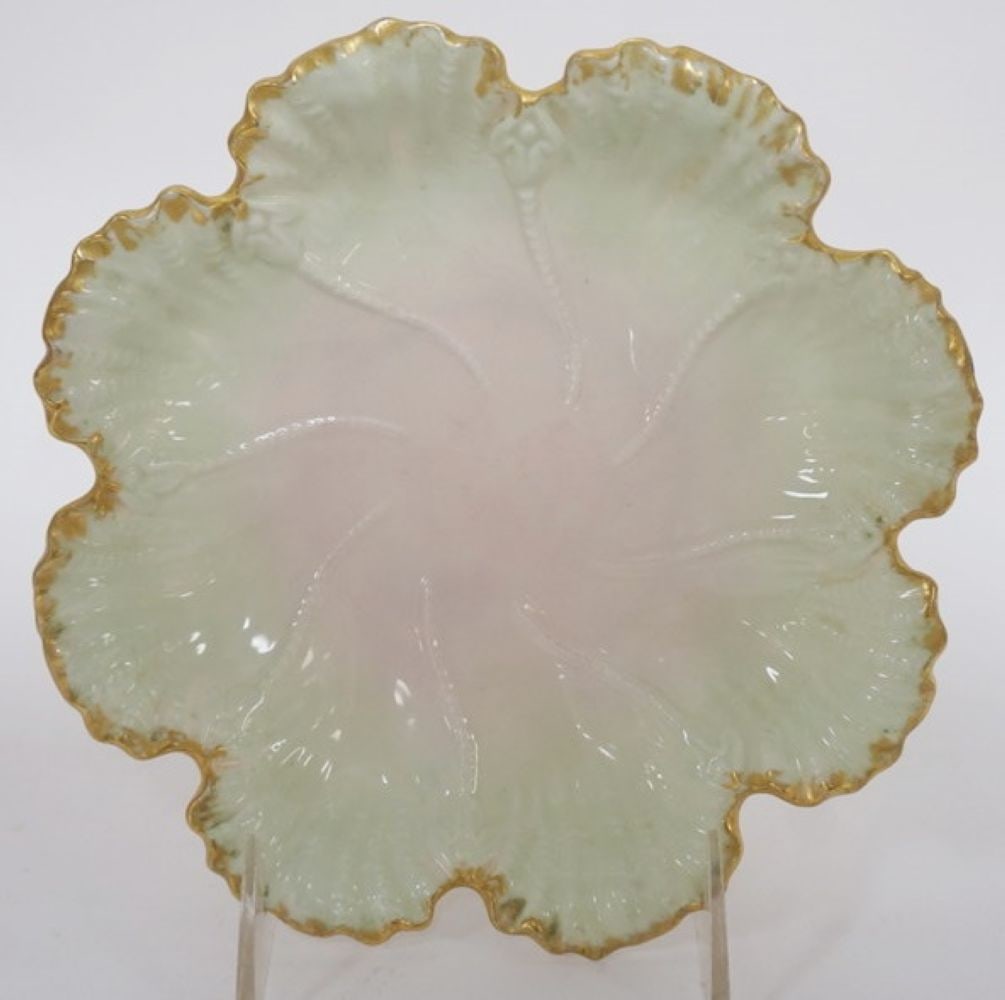 AMERICAN BELLEEK PLATE: AMERICAN BELLEEK CERAMIC ART COMPANY LAVENDER AND GREEN PLATE, APPROXIMATELY 7 1/2 IN