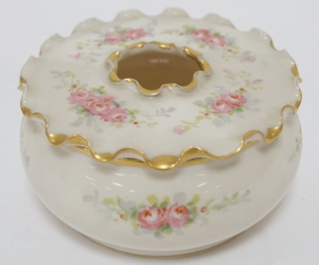 WILLETS BELLEEK HAIR RECEIVER: WILLETS BELLEEK HAIR RECEIVER, APPROXIMATELY 4 IN X 2 1/4 IN H
