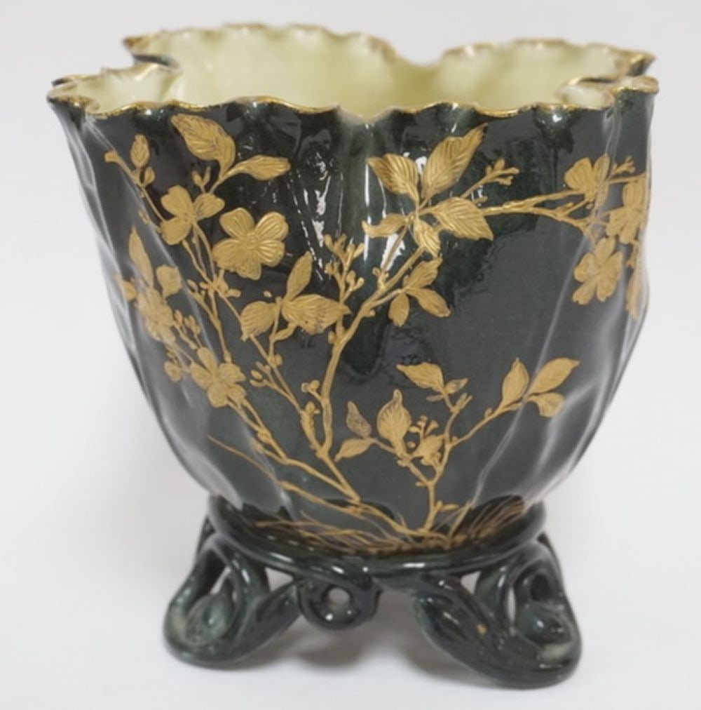 LENOX EBONIZED VASE: LENOX EBONIZED FINSH VASE WITH GILT PAINTED LEAVES AND FLOWERS, APPROXIMATELY 6 1/2 IN H