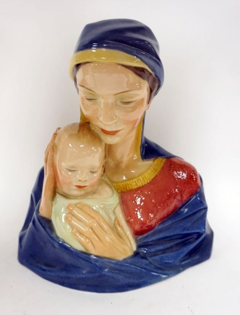 OUTSTANDING GREEN MARK LENOX MADONNA & CHILD (1 of 8)