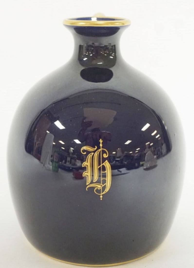 LENOX COBALT BLUE JUG: LENOX COBALT BLUE JUG MONOGRAMMED W/GILT ACCENT TRIM, APPROXIMATELY 6 1/4 IN