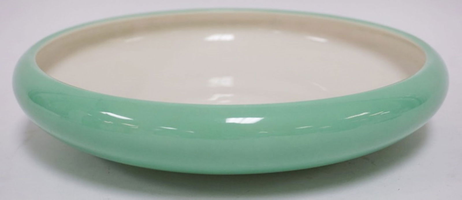 LENOX GREEN SHALLOW BOWL: LENOX GREEN SHALLOW BOWL, APPROXIMATELY 11 1/2 IN X 2 1/2 IN HIGH