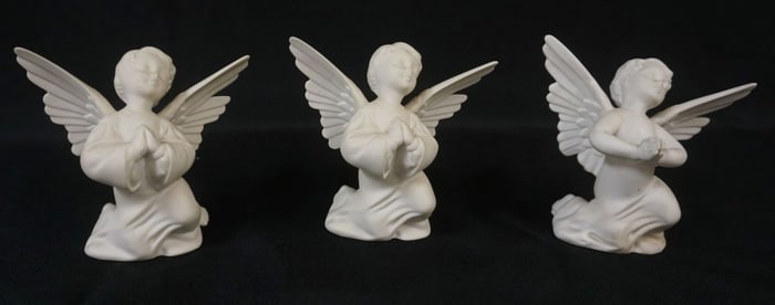 3 BOEHM KNEELING PRAYING ANGELS