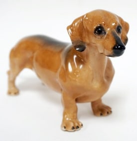 BOEHM PORCELAIN DACHSHUNDFIGURE