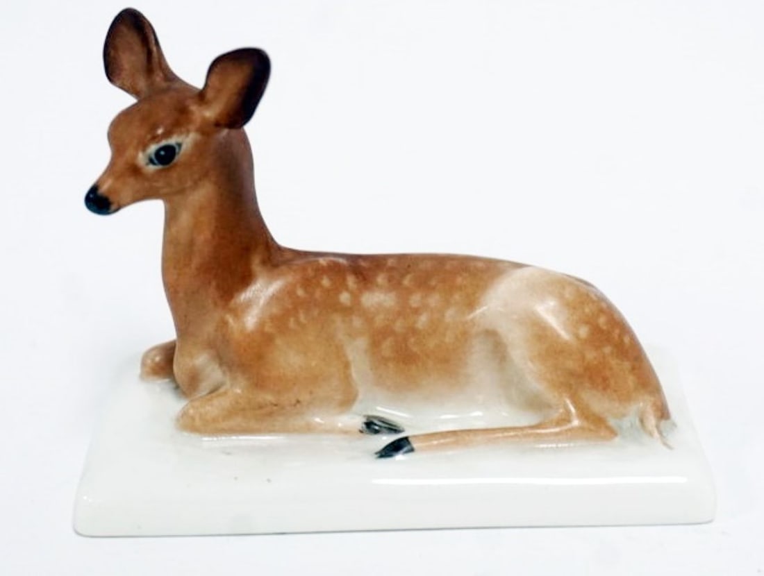 BOEHM PORCELAIN FAWN PAPERWEIGHT: BOEHM PORCELAIN FAWN FIGURE PAPERWEIGHT, APPROXIMATELY 2 1/2 IN X 4 IN X 3 IN H