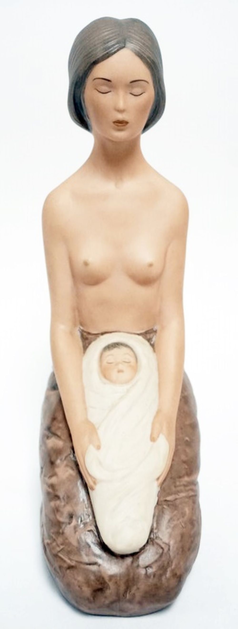 LASZLO ISPANKY AMERICAN INDIAN HOLDING BABY: LASZLO ISPANKY AMERICAN INDIAN WOMAN HOLDING BABY, APPROXIMATELY 10 1/2 IN H