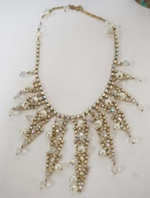 GOLD COLOR COSTUME NECLACE