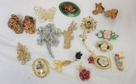 ASSORTMENT OF LADIES DESIGNER PINS