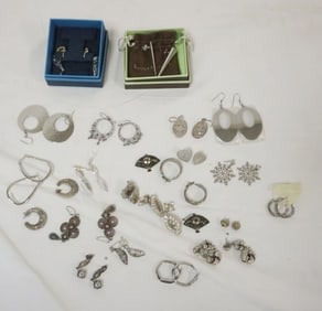 ASSORTMENT OF LADIES DESIGNER EARRINGS