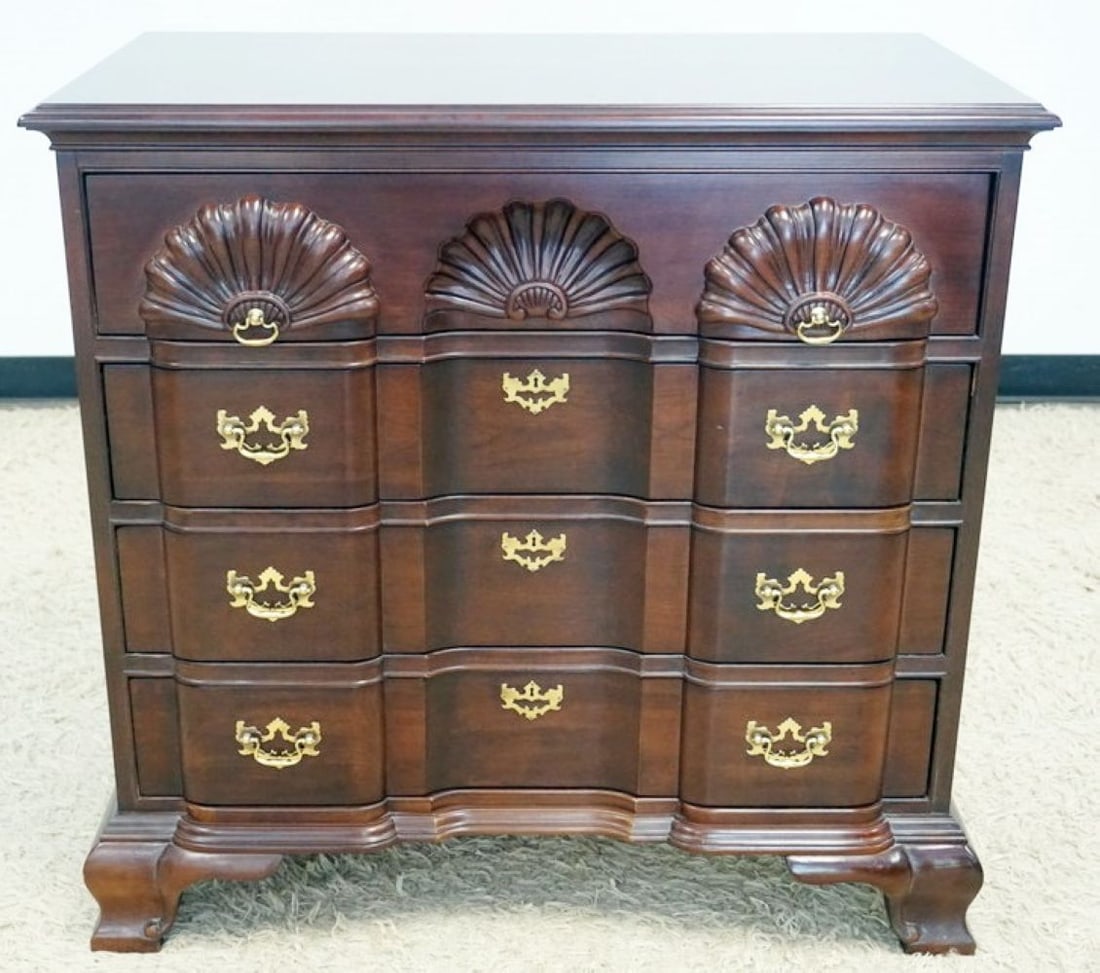 VINTAGE LINEAGE MAHOGANY CHEST (1 of 7)
