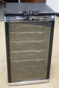 CHILLER AVANTI WINE FRIDGE