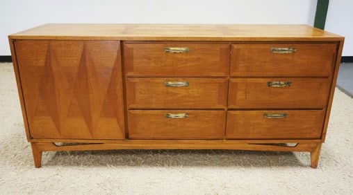 MCM CHEST