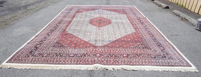 LARGE WOOL ROOM SIZE RUG