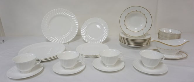 ROYAL DOULTON DINNERWARE ASSORTMENT