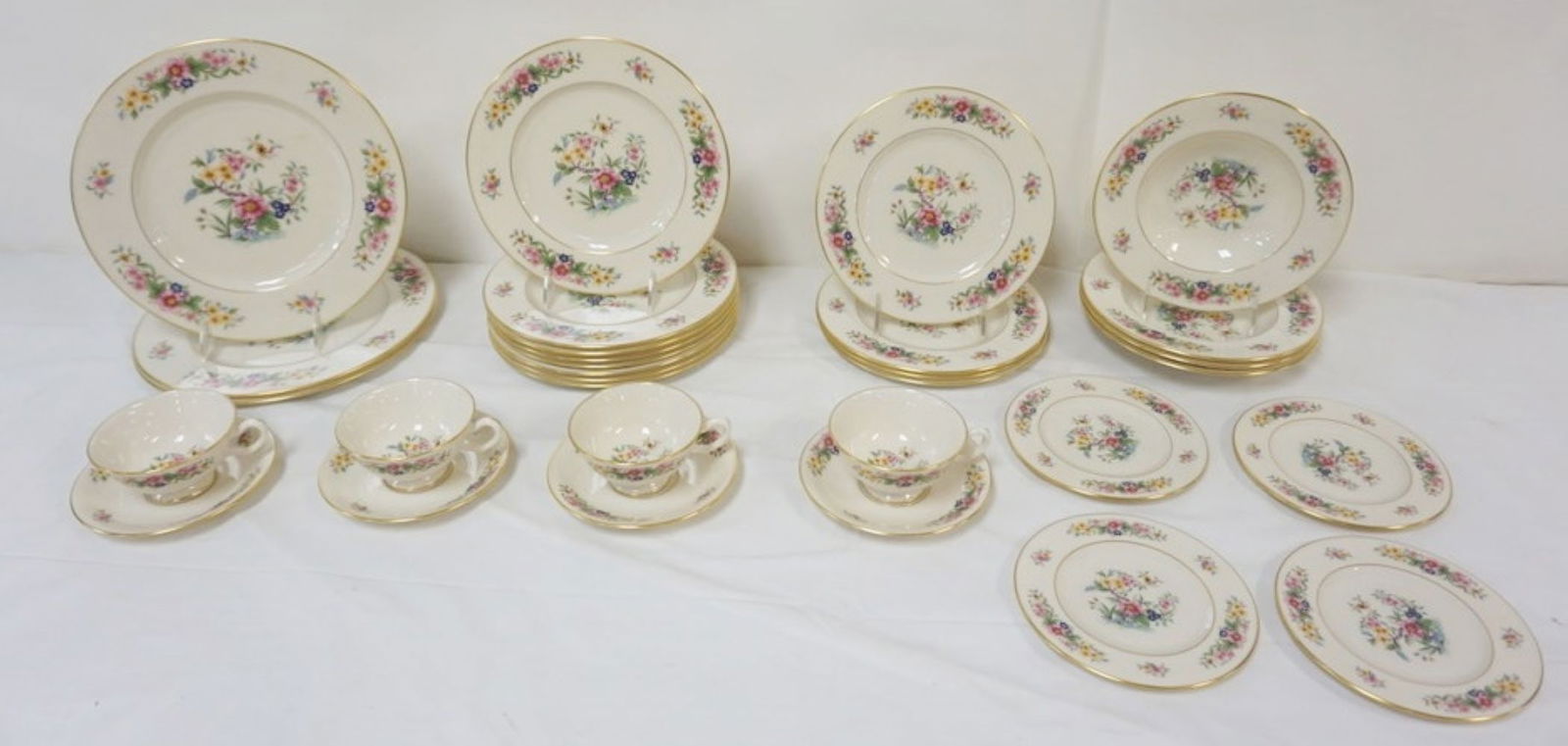 LENOX AVON CHINA (1 of 4)