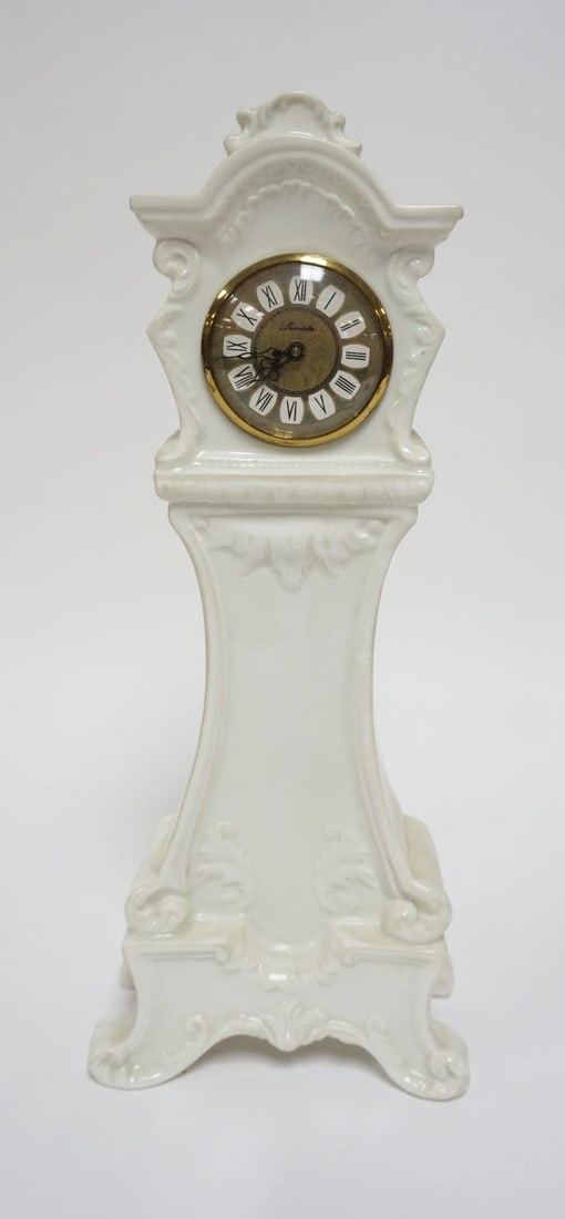 WILLETS BELLEEK CHINA CLOCK: WILLETS BELLEEK CHINA CLOCK, SPRING WOUND, APPROXIMATELY 14 IN HIGH