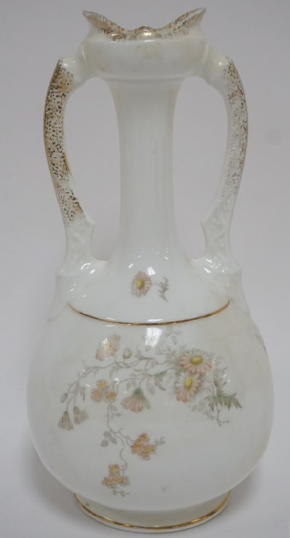 KNOWLES TAYLOR BUD VASE: KNOWLES TAYLOR DOUBLE HANDLED BUD VASE, APPROXIMATELY 9 IN H