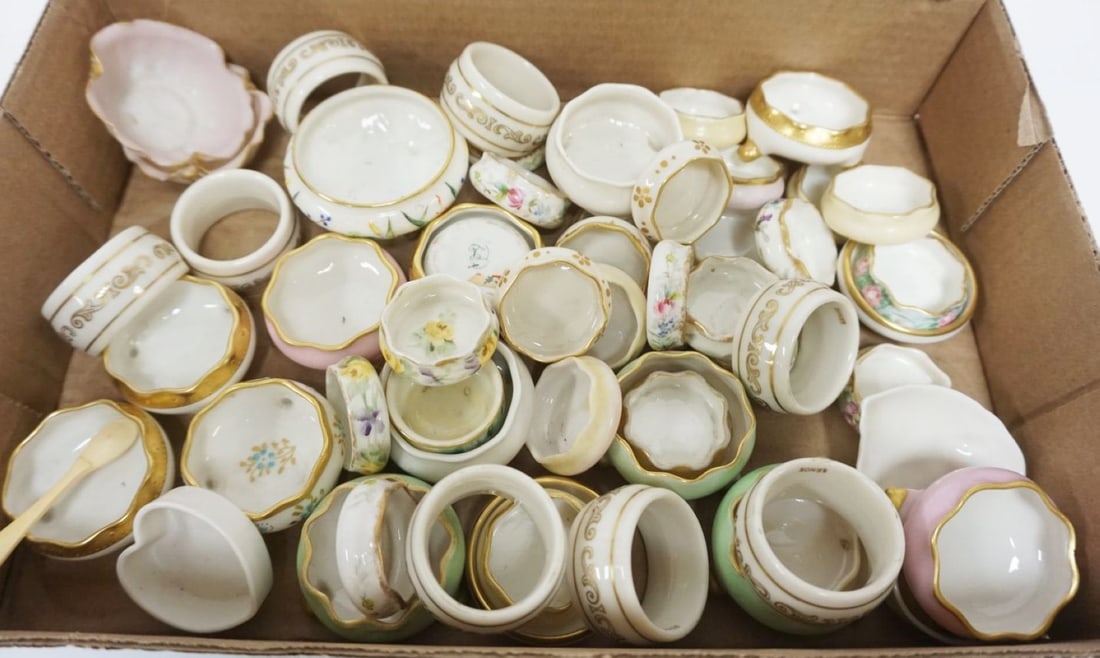 LARGE GROUP OF AMERICAN BELLEEK: LARGE GROUP OF AMERICAN BELLEEK INCLUDING LENOX SALTS & NAPKIN RINGS