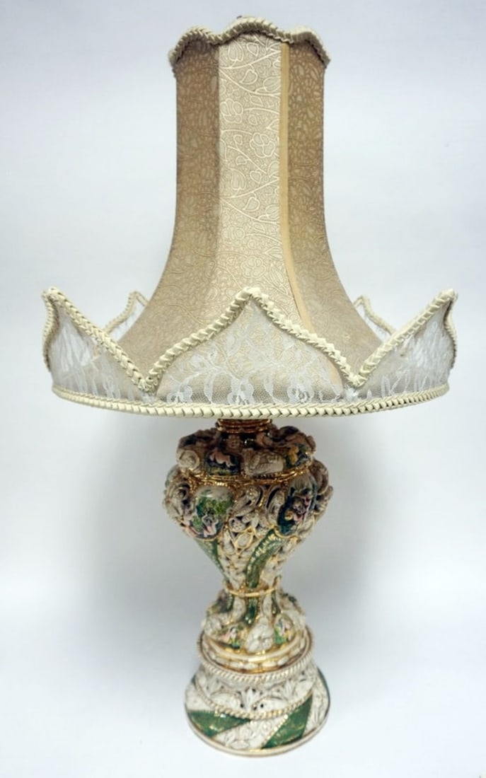 CAPIDOMONTE TABLE LAMP: CAPIDIMONTE TABLE LAMP, APPROXIMATELY 38 IN H OVERALL